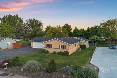 Charming single level, Caldwell home WITH RV PARKING, directly - photo 43