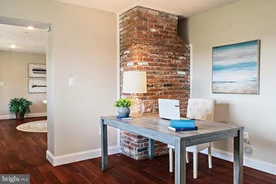 Sunsets, Water Views & Effortless Coastal Living in Hillsmere - photo 46