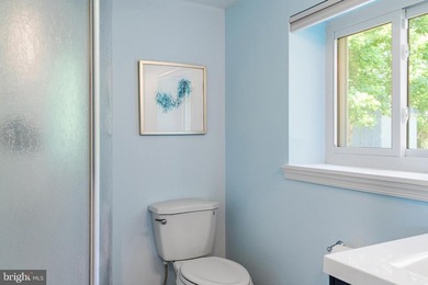 Sunsets, Water Views & Effortless Coastal Living in Hillsmere - photo 47