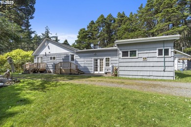 Charming multi-unit woodland retreat Near Paradise Point Beach & - photo 2