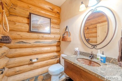 Turnkey luxury log home situated on 5 fenced acres with - photo 11