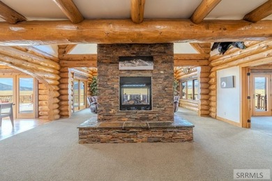 Turnkey luxury log home situated on 5 fenced acres with - photo 13