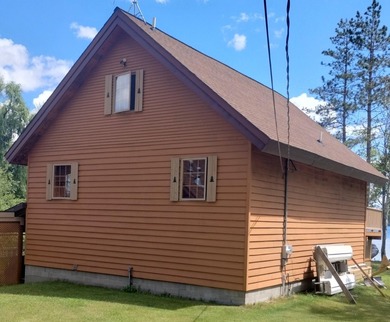 This unique home has incredible, beachfront on scenic Ess Lake - photo 13
