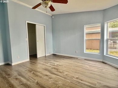 This spacious triple-wide manufactured home offers 3 bedrooms, 2 - photo 14