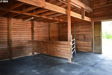 This spacious triple-wide manufactured home offers 3 bedrooms, 2 - photo 15