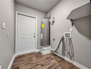 Move-in ready! This beautifully updated 3-bedroom, 2-bath home - photo 16