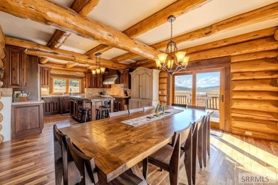 Turnkey luxury log home situated on 5 fenced acres with - photo 16