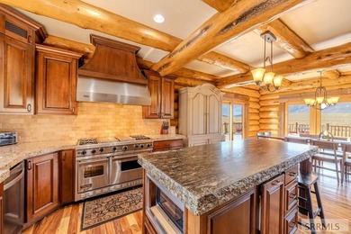Turnkey luxury log home situated on 5 fenced acres with - photo 18