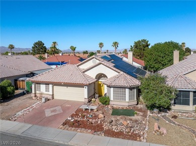 Discover the possibilities in this inviting 3-bedroom - photo 2