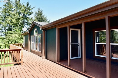 This spacious triple-wide manufactured home offers 3 bedrooms, 2 - photo 22