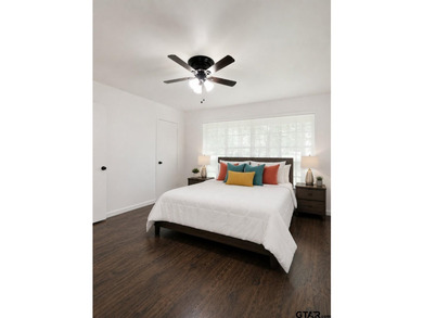Beautifully Renovated 3-Bedroom Home on 0.75 Acres in Lone Star - photo 26