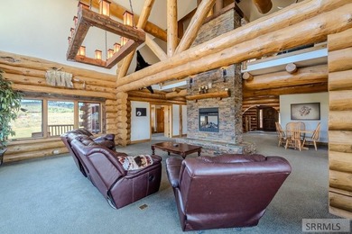 Turnkey luxury log home situated on 5 fenced acres with - photo 26