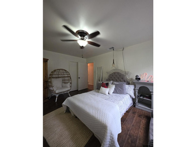 Beautifully Renovated 3-Bedroom Home on 0.75 Acres in Lone Star - photo 28