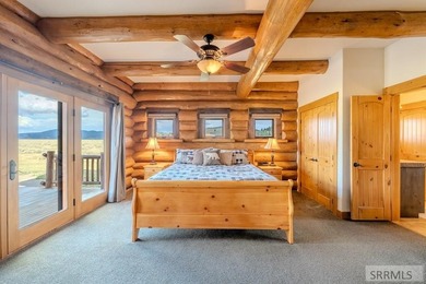 Turnkey luxury log home situated on 5 fenced acres with - photo 29