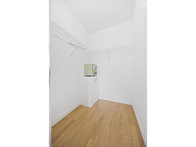 Stunning 2-bedroom, 2.1-bath townhouse with updates throughout! - photo 30