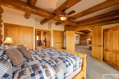 Turnkey luxury log home situated on 5 fenced acres with - photo 30