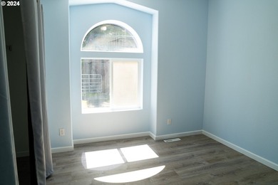 This spacious triple-wide manufactured home offers 3 bedrooms, 2 - photo 36