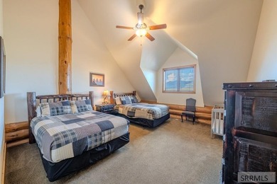 Turnkey luxury log home situated on 5 fenced acres with - photo 44