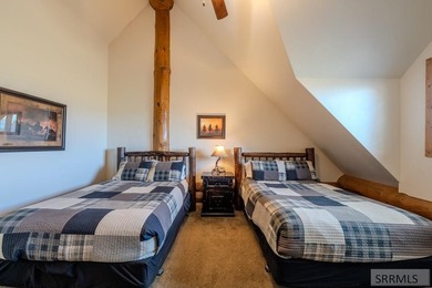 Turnkey luxury log home situated on 5 fenced acres with - photo 45