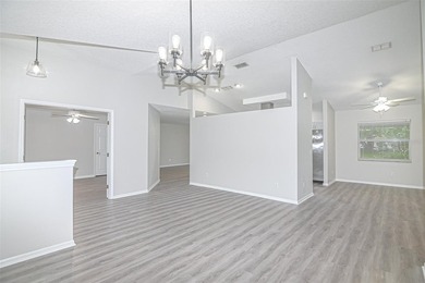 Welcome to 103 Glistening Dr in Auburndale, FL--where comfort - photo 6