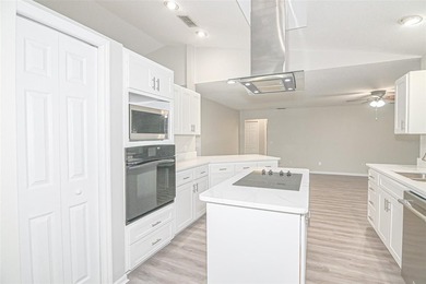 Welcome to 103 Glistening Dr in Auburndale, FL--where comfort - photo 8