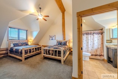 Turnkey luxury log home situated on 5 fenced acres with - photo 52