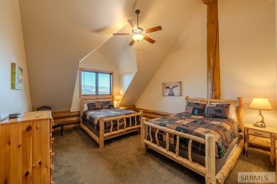 Turnkey luxury log home situated on 5 fenced acres with - photo 54