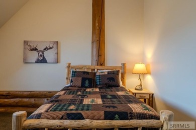 Turnkey luxury log home situated on 5 fenced acres with - photo 55