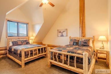 Turnkey luxury log home situated on 5 fenced acres with - photo 56