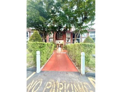 Lake Condo For Sale in Lauderhill, Florida