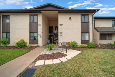 Lake Condo For Sale in Ocala, Florida