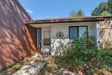 Discover this beautifully maintained garden home in the - photo 5