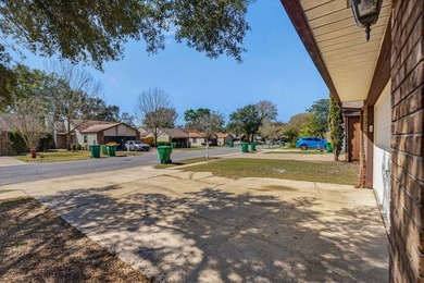 Discover this beautifully maintained garden home in the - photo 6
