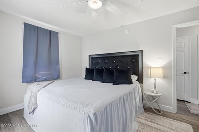 This charming, affordable two bedroom cottage brings easy living - photo 17