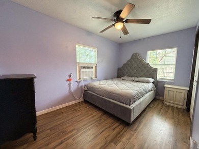 Updated 3 bedroom, 1 bathroom home offering 1,182 square feet of - photo 20