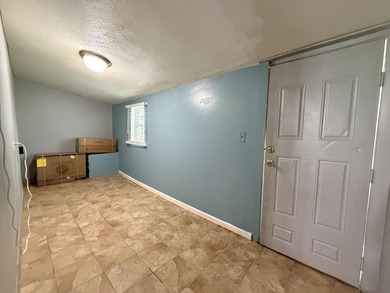 Updated 3 bedroom, 1 bathroom home offering 1,182 square feet of - photo 22