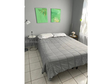 Excellent Location, Walking Distance from Ball & Chain and - photo 2