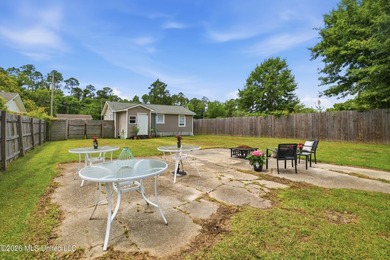 This charming, affordable two bedroom cottage brings easy living - photo 22