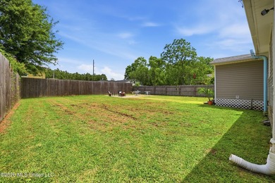 This charming, affordable two bedroom cottage brings easy living - photo 23