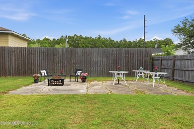 This charming, affordable two bedroom cottage brings easy living - photo 25