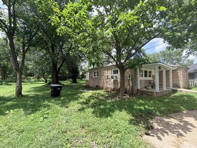 Updated 3 bedroom, 1 bathroom home offering 1,182 square feet of - photo 26