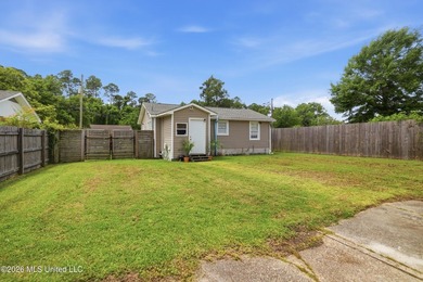 This charming, affordable two bedroom cottage brings easy living - photo 26