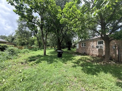Updated 3 bedroom, 1 bathroom home offering 1,182 square feet of - photo 27