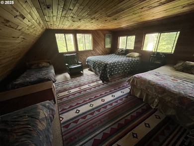 Exceptional Value in the Heart of NorthwoodsThis cabin - photo 7