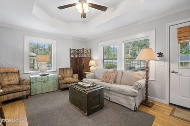 Move-in ready in highly desirable Pigeon Point! This charming - photo 5