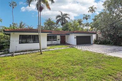 Beautifully updated 3-bedroom, 3-bath home located in the - photo 3