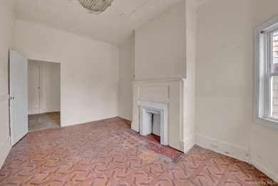 Amazing Semi-Attached 2-Story property with full basement, two - photo 3