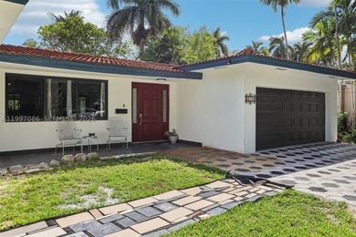 Beautifully updated 3-bedroom, 3-bath home located in the - photo 4