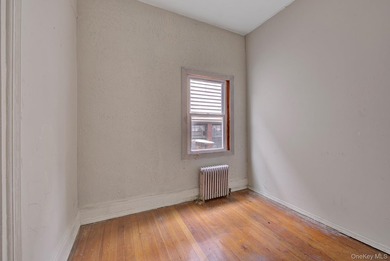 Amazing Semi-Attached 2-Story property with full basement, two - photo 5