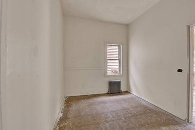 Amazing Semi-Attached 2-Story property with full basement, two - photo 6